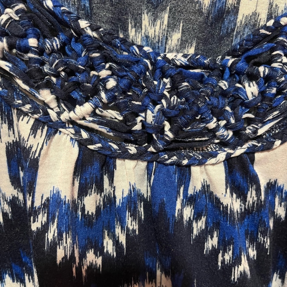 White Stag woman’s blue/white top with circular cup sleeves, size‎ XXL (20) - Picture 3 of 5